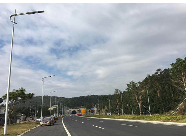珠海金灣機(jī)場(chǎng)西路LED路燈